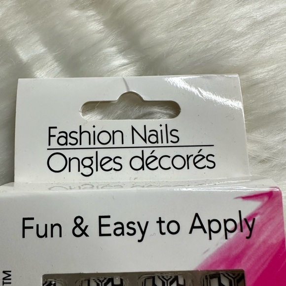 🩷5/$10 Black and White Fashion Nails - Picture 2 of 5